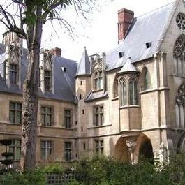 The hotel of Cluny's abbots